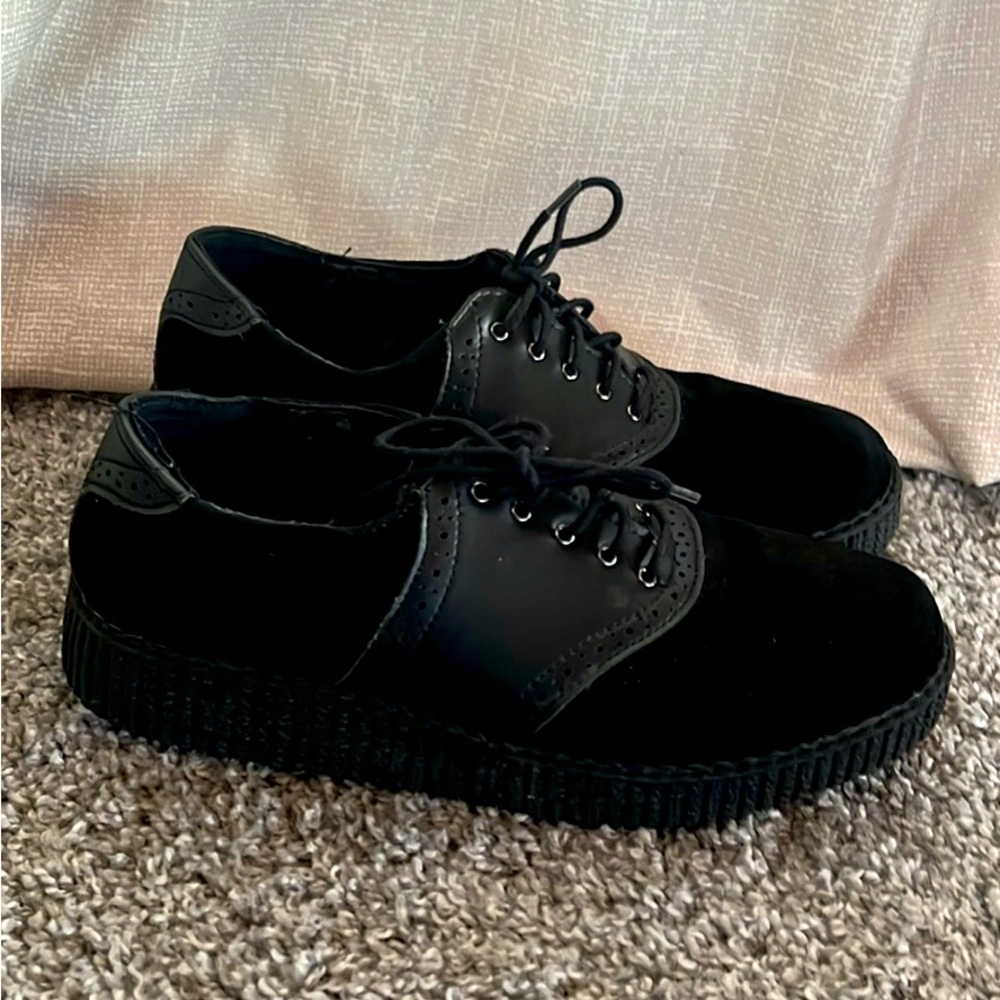 Black T.U.K. Lace up shoes. Suede.
